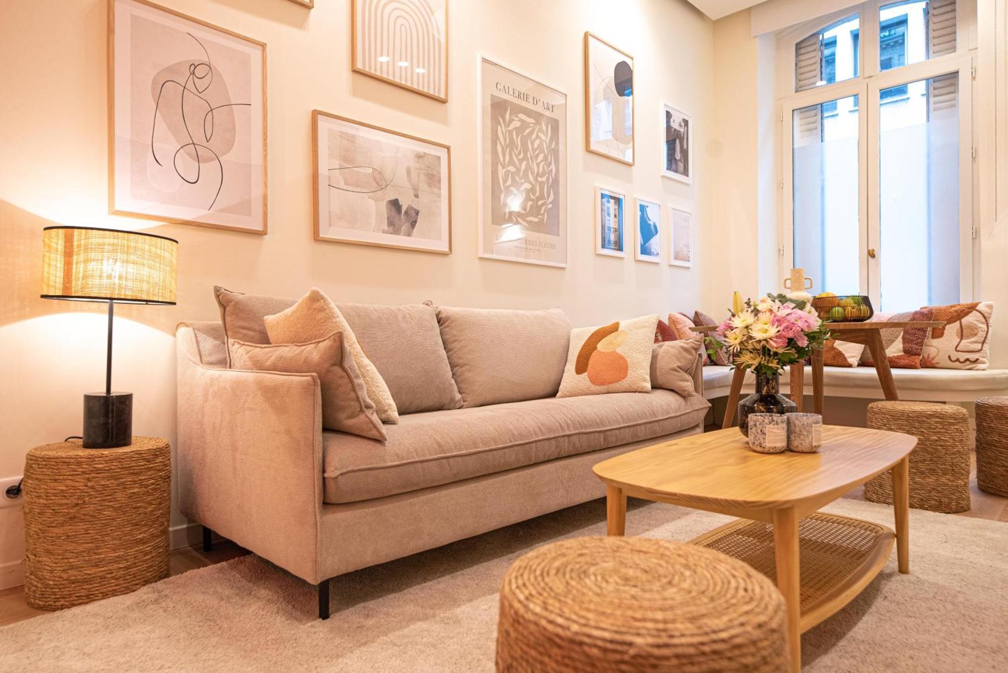 Amazing Flat In Champs Elysees. * Parijs